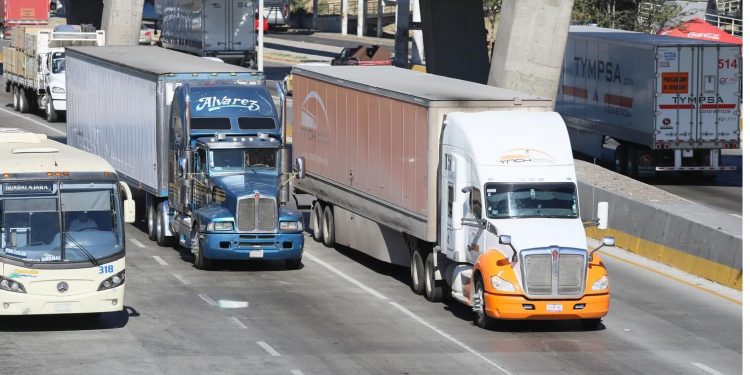 Thousands of Mexican truck drivers find jobs in the US